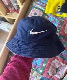 Cappellino da pescatore, Nike