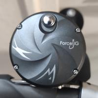 Canne da pesca nuove con mulinelli 