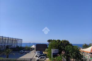 4 LOCALI A GENOVA