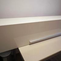 Mobile pensile a vasistas