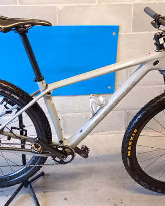 MOUNTAIN BIKE CROSSCOUNTRY