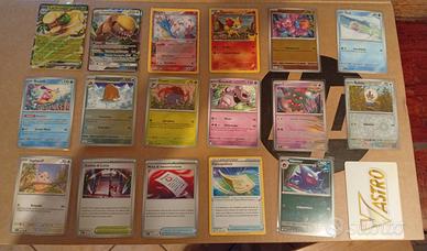 Lotto 18 carte Pokémon in buone condizioni