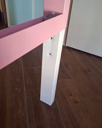 Scrivania per bambini bianca e rosa