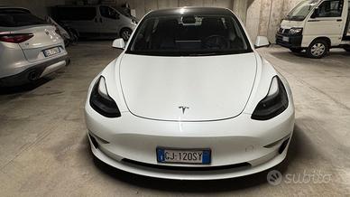 Tesla Model 3 (garanzia batteria 2030)