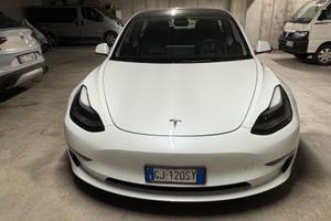 Tesla Model 3 (garanzia batteria 2030)