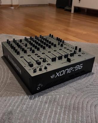 mixer  Allen & Heath Xone 96