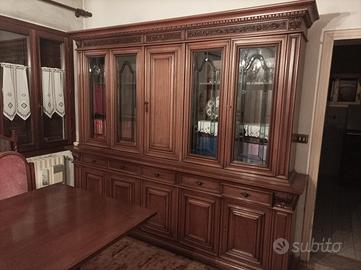 Credenza in legno massiccio