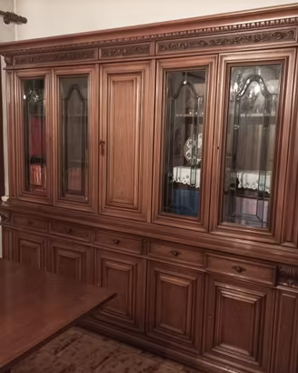 Credenza in legno massiccio