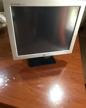 Monitor Touch Screen 17" LG L1730SFN (riparare)