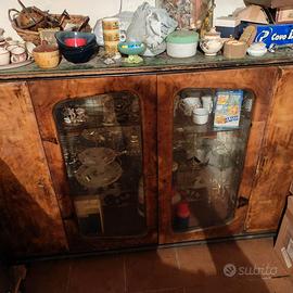 Credenza antica in legno a 4 ante