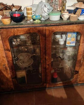 Credenza antica in legno a 4 ante