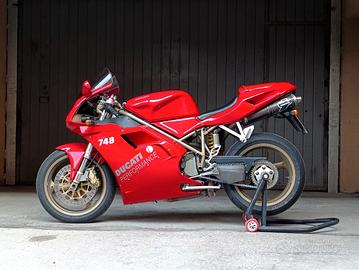 Ducati 748 2000