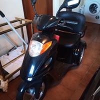 scooter elettrico per anziani e disabili 