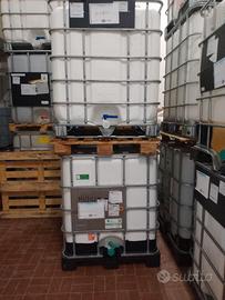 cisterne in plastica  da 1000 litri con cestell'ac