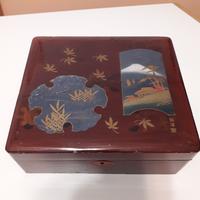 Scatola in legno laccato giapponese 