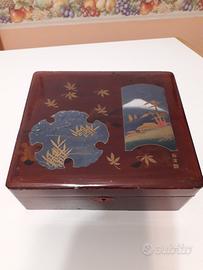 Scatola in legno laccato giapponese 