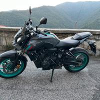 Yamaha MT 07 cyan storm