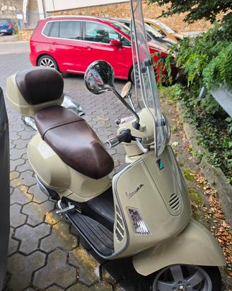 Vespa Gts 200 