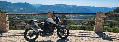 KTM 690 DUKE 2017 WHITE EDITON ABS TRACK PACK