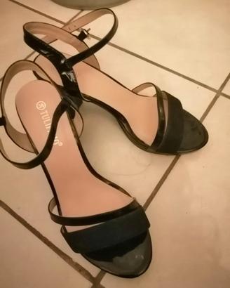 Sandali neri vernice