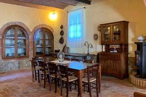 Sabbione R.E Corte colonica divisa in due unità