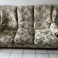 DIVANO 3 POSTI + tavolo + 6 sedie