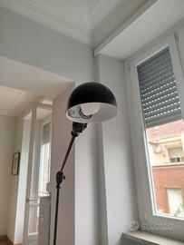 Lampada da terra nera stile industriale 