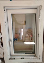 finestra bianca pvc
