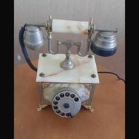 Telefono antico in marmo