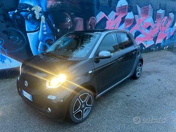 SMART FORFOUR 90CV AUT+F1+TETTO+LED+NAVI
