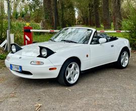 Mazda MX-5 1.6i 16V cat