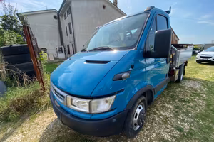 Iveco Daily 35 con gru e ribaltabile