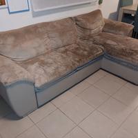 divano 3 posti con chaise longue e contenitore