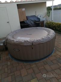 vasca idromassaggio gonfiabile 4 posti