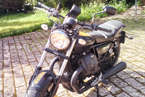 Moto guzzi v9 bobber