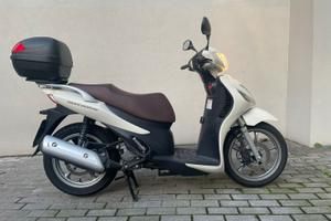 Scooter SUZUKI MOTOR ESPANA  UX 150 Sexteen