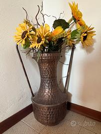 Grande vaso portafiori in rame martellato vintage