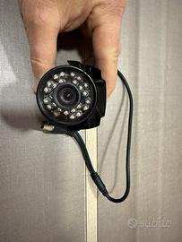 4 telecamere nuove mai montate.