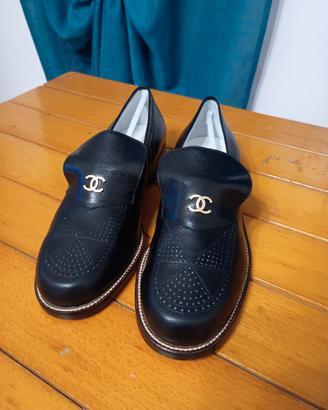 Mocassino Chanel elegante in pelle 