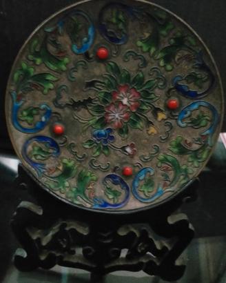 piatto asiatico in smalto cloisonné 