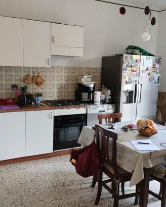 BORZANO. Casa indipendente con ricovero atrezzi