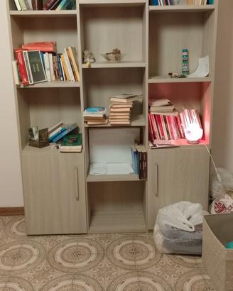 libreria e scrivania 