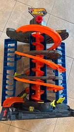 Mega Garage Hot Wheels