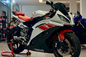 YAMAHA YZF R6