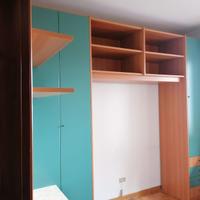 Armadio "a ponte" con scrivania.