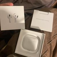 Custodia AirPods 4 originale.