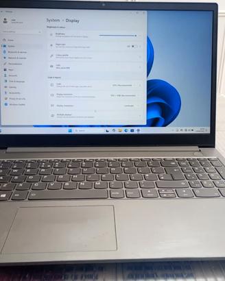 Lenovo Thinkbook L15 core i5 1035g1 16  ram 256 SD