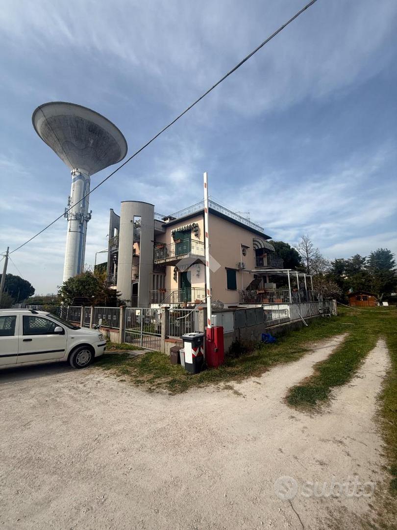 VILLA A SCHIERA D'ANGOLO A CESENATICO - Vista 4