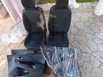 Interni Clio 4 serie