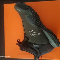 nuove scarpe da trekking tecnica numero 44 